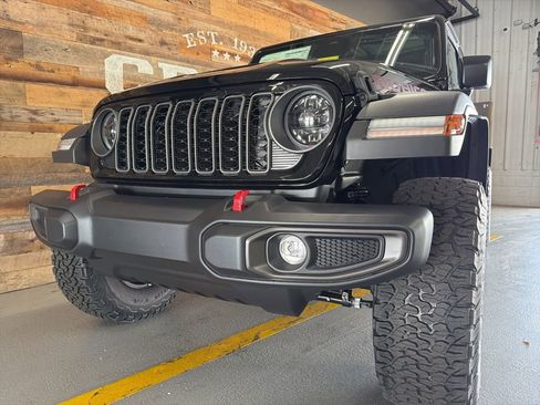 New 2026 Jeep Wrangler Unlimited Rubicon w/ Xtreme 35 Tire Package AWD/4WD image 14
