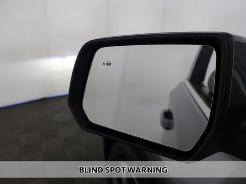 Used 2023 Chevrolet Traverse LT w/ LT Premium Package image 8