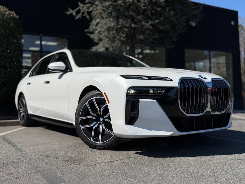Used 2024 BMW 740i RWD image 8