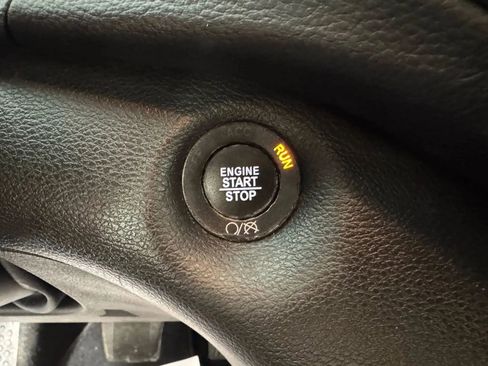 Used 2021 Jeep Cherokee Latitude Lux w/ Comfort/Convenience Group image 17