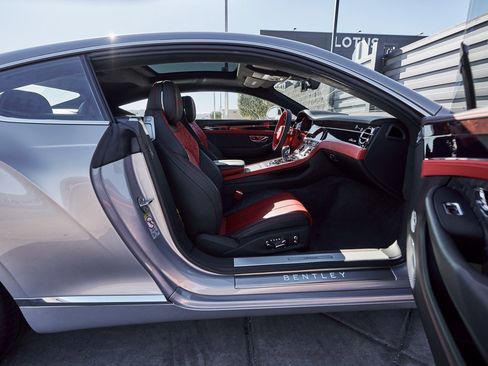 Used 2023 Bentley Continental GT Azure image 23