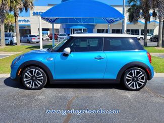 Used 2019 MINI Cooper S w/ Signature Upholstery Package video 2