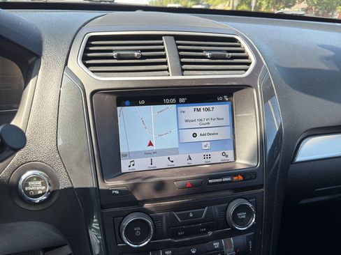 Used 2017 Ford Explorer XLT w/ Equipment Group 202A FWD image 23