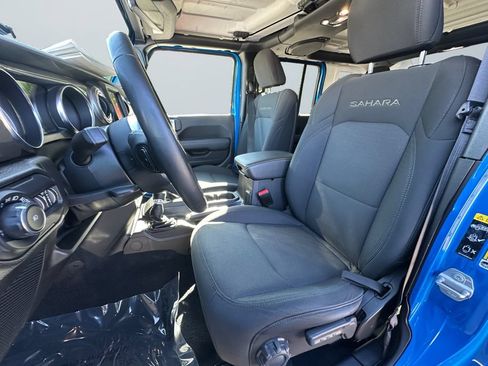 Used 2022 Jeep Wrangler Unlimited Sahara w/ Cold Weather Group AWD/4WD image 9