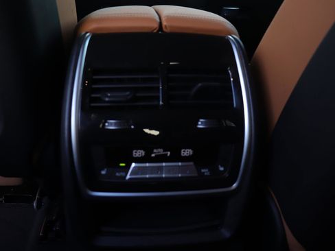 Used 2024 BMW X7 xDrive40i image 27