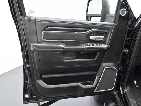 Used 2024 RAM 2500 Laramie w/ Night Edition AWD/4WD image 9