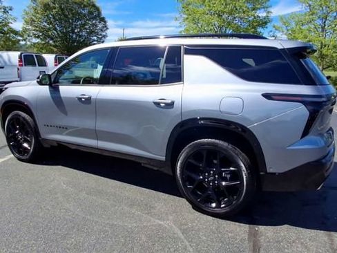 Certified 2026 Chevrolet Traverse RS w/ LPO, Floor Liner Package AWD/4WD image 6
