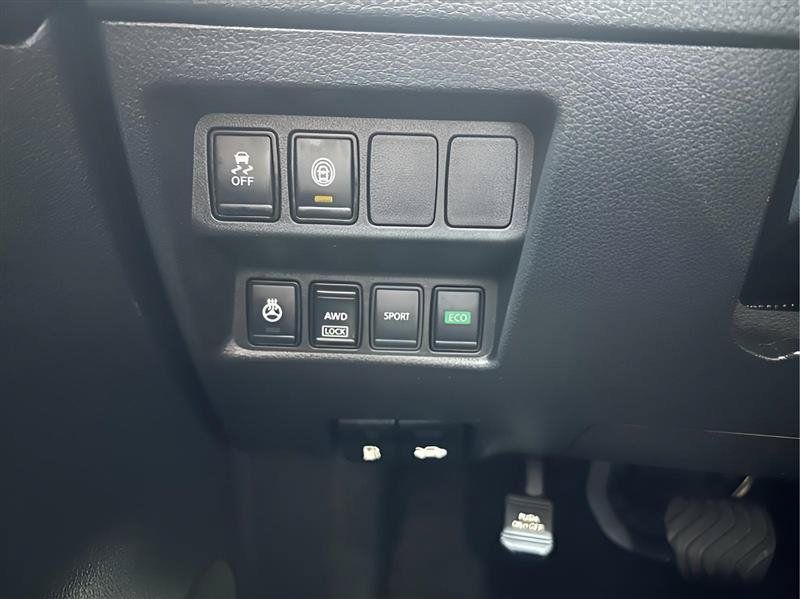 Used 2021 Nissan Rogue Sport SV AWD/4WD image 17