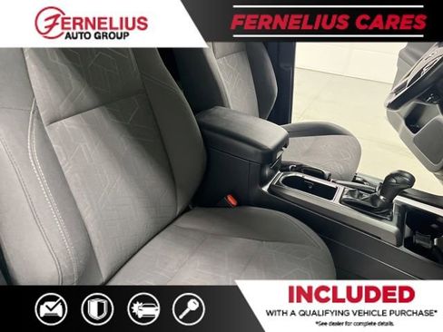 Used 2017 Toyota Tacoma TRD Sport image 32