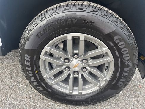 New 2026 Chevrolet Colorado LT image 9