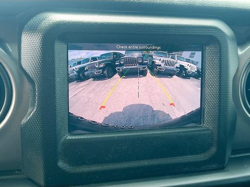Used 2023 Jeep Wrangler Unlimited w/ Cold Weather Group AWD/4WD image 15