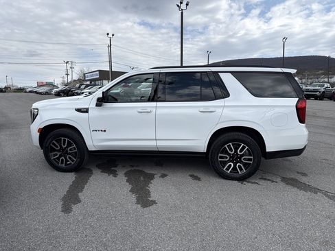 Used 2024 GMC Yukon AT4 w/ AT4 Premium Package image 7
