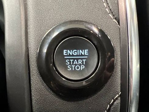 Used 2025 Ford Expedition Platinum AWD/4WD image 32