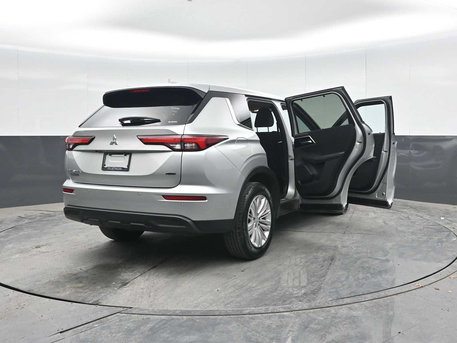 Used 2024 Mitsubishi Outlander ES AWD/4WD image 52