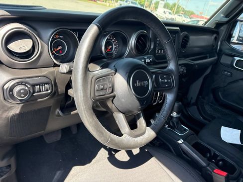 Used 2022 Jeep Gladiator Sport AWD/4WD image 4