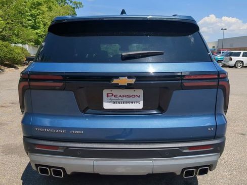 Used 2024 Chevrolet Traverse LT AWD/4WD image 5