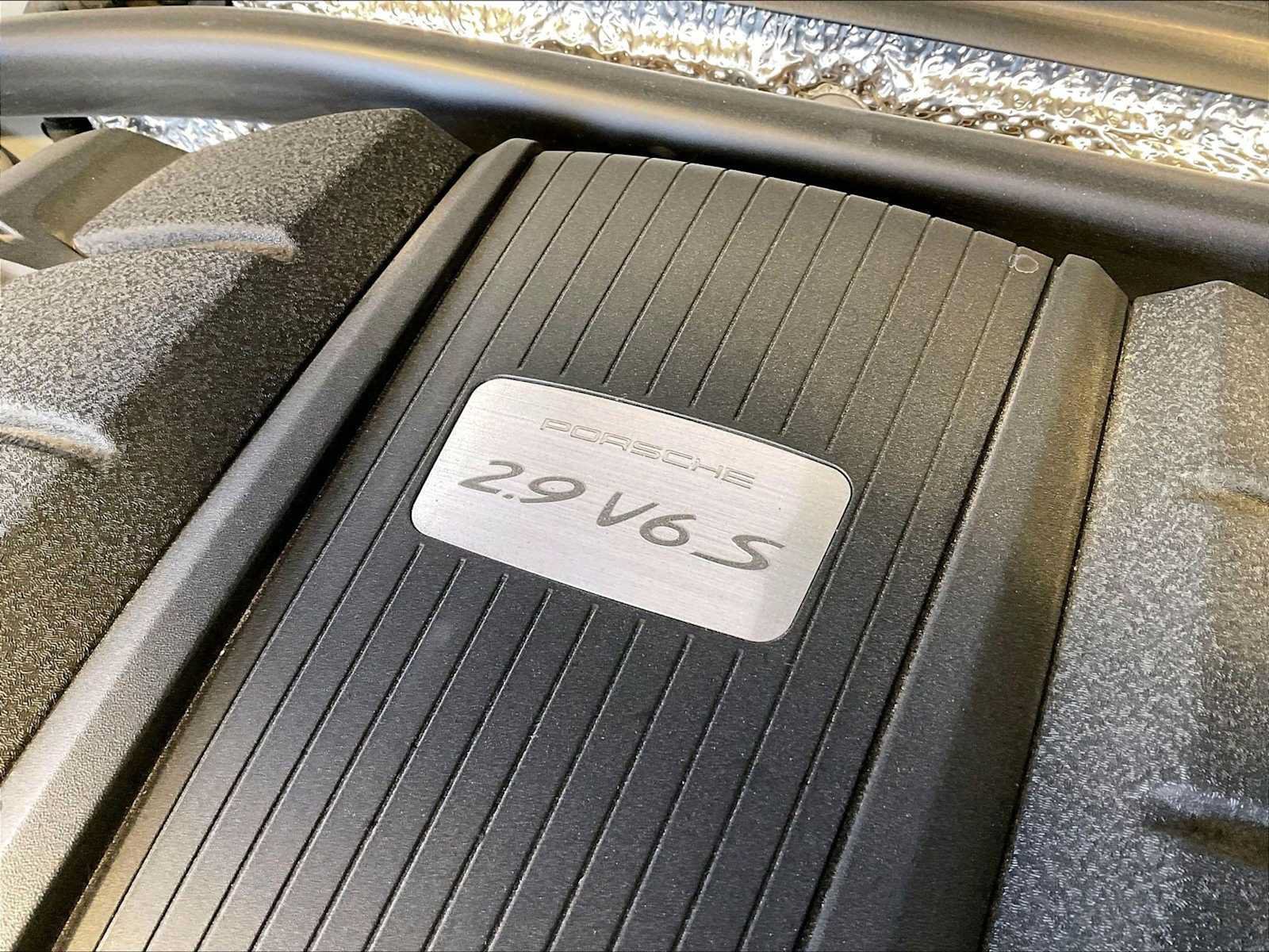Certified 2023 Porsche Macan S AWD/4WD image 34