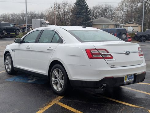 Used 2018 Ford Taurus SEL image 5