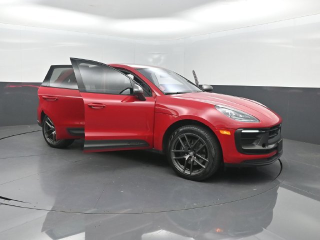 Used 2023 Porsche Macan Turbo AWD/4WD image 12