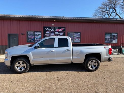 Used 2018 Chevrolet Silverado 1500 LT w/ All Star Edition AWD/4WD image 1