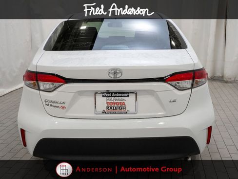 Used 2026 Toyota Corolla LE w/ LE Premium Package FWD image 4