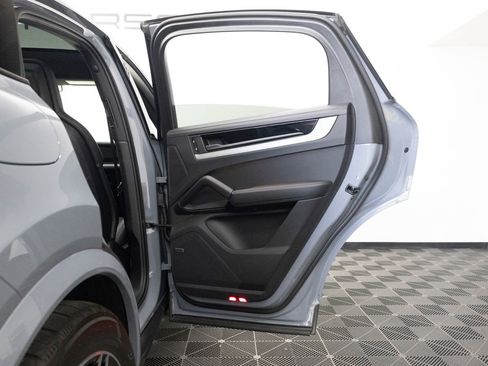 Certified 2026 Porsche Cayenne Coupe AWD/4WD image 34
