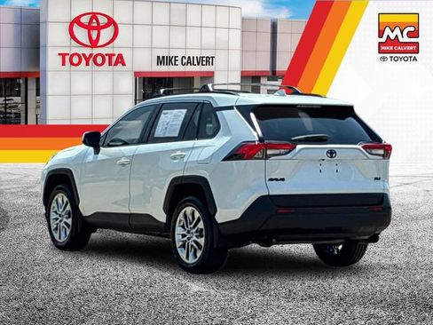 Used 2024 Toyota RAV4 XLE Premium FWD image 3