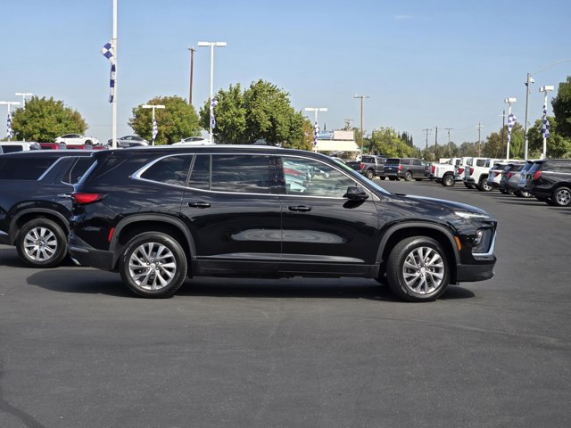 Used 2025 Buick Enclave Preferred FWD image 3