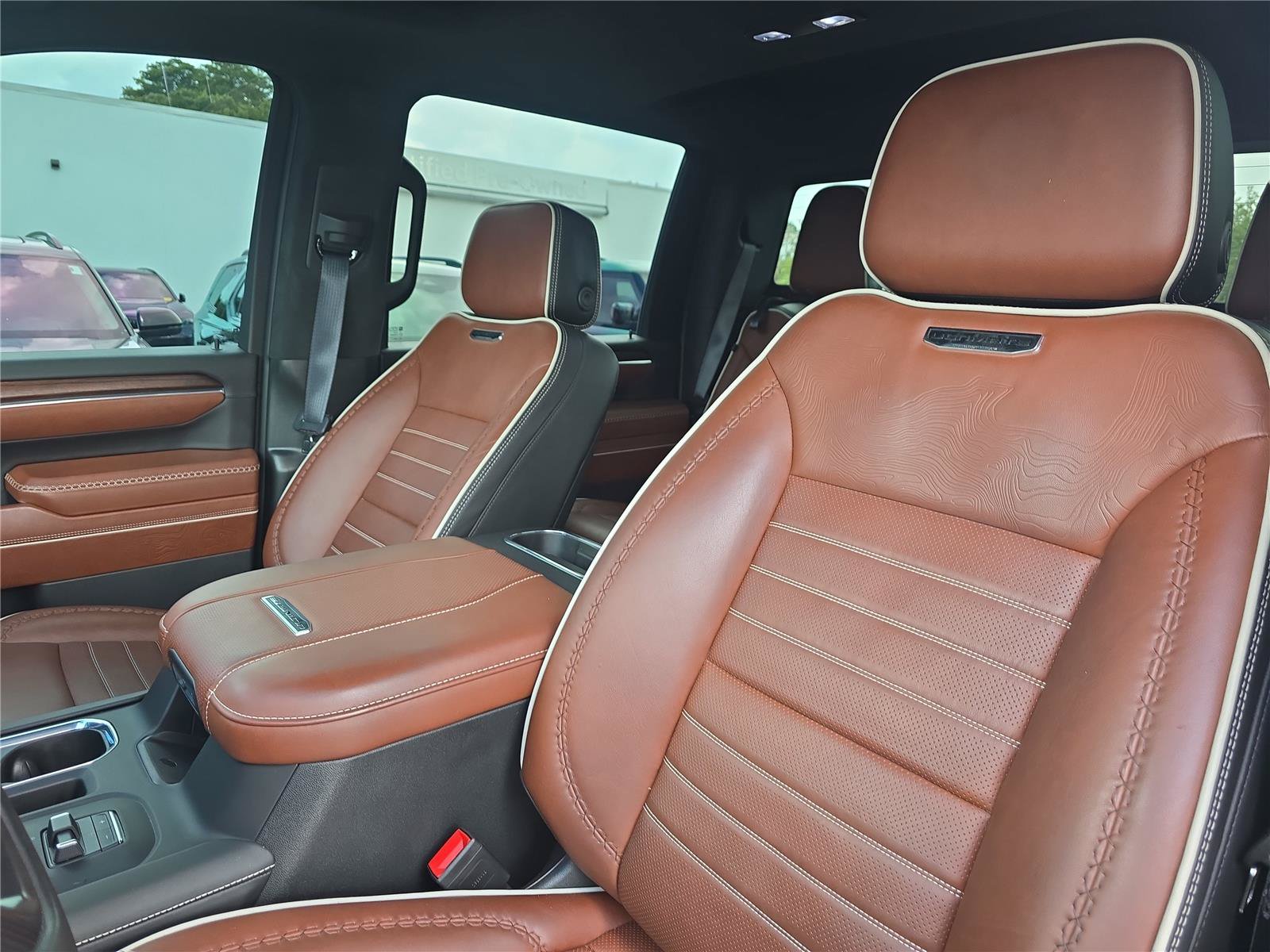 Used 2024 GMC Sierra 3500 Denali Ultimate AWD/4WD image 18
