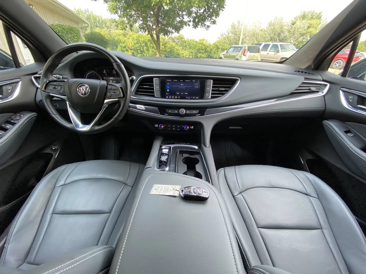 Used 2023 Buick Enclave Essence AWD/4WD image 14