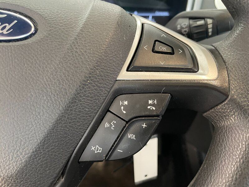 Used 2015 Ford Fusion SE FWD image 12