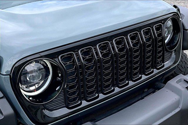 Used 2024 Jeep Wrangler Unlimited Sport AWD/4WD image 32