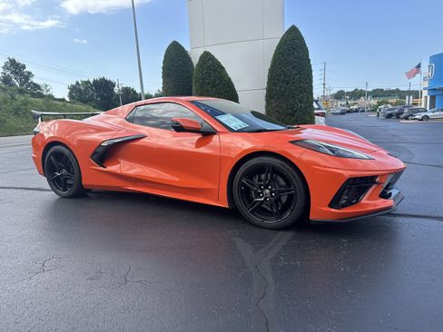 Used 2020 Chevrolet Corvette Stingray Convertible w/ 1LT RWD image 1