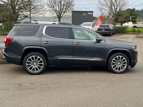 Used 2022 GMC Acadia Denali w/ Denali Ultimate Package image 9