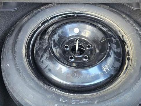 Used 2019 Jeep Cherokee Latitude Plus FWD image 14