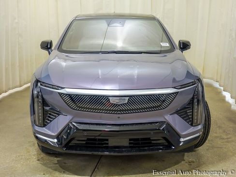 New 2026 Cadillac Optiq Luxury 2 image 4