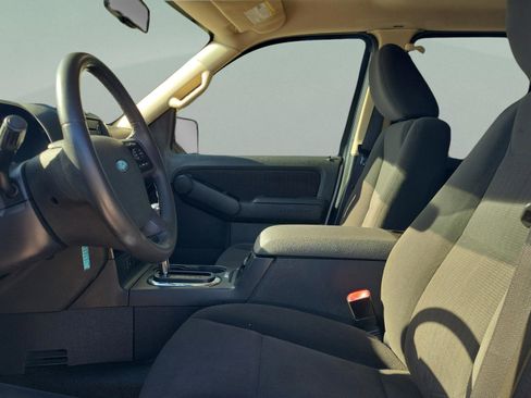 Used 2010 Ford Explorer Sport Trac XLT image 14