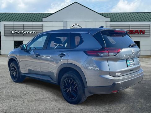 Used 2025 Nissan Rogue S image 4