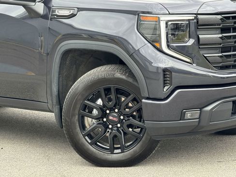 Used 2025 GMC Sierra 1500 Elevation image 13