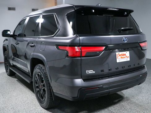 Used 2024 Toyota Sequoia SR5 w/ SR5 Premium Package AWD/4WD image 9