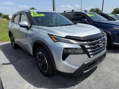 Used 2025 Nissan Rogue SV AWD/4WD image 1