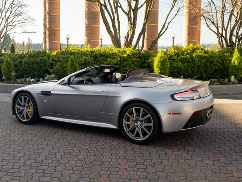 Used 2015 Aston Martin V8 Vantage GT image 2