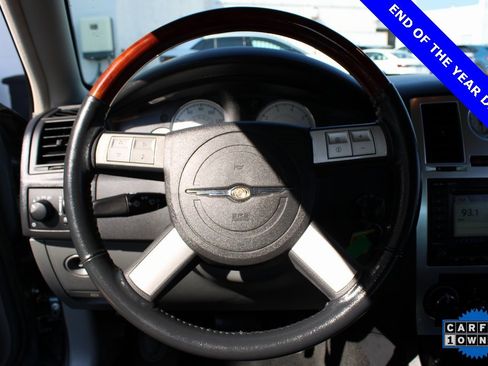 Used 2005 Chrysler 300 C w/ Navigation & Sound Group II image 11
