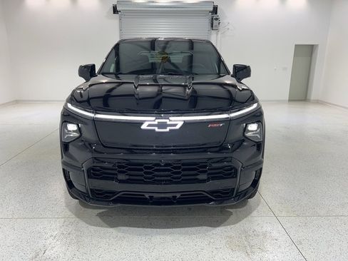 New 2024 Chevrolet Silverado EV RST image 7