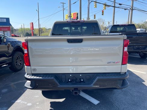 Used 2022 Chevrolet Silverado 1500 ZR2 w/ Technology Package image 12