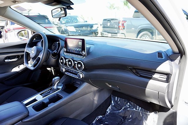 Used 2025 Nissan Sentra SV FWD image 17