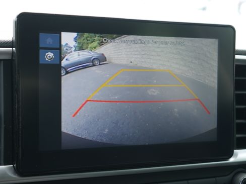 Used 2025 Hyundai Venue SEL FWD image 19