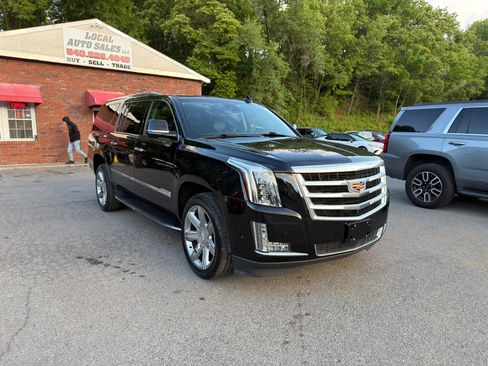 Used 2020 Cadillac Escalade ESV Premium Luxury AWD/4WD image 3