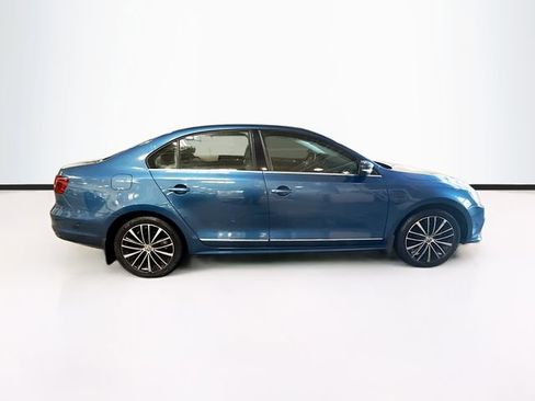 Used 2017 Volkswagen Jetta SEL image 5