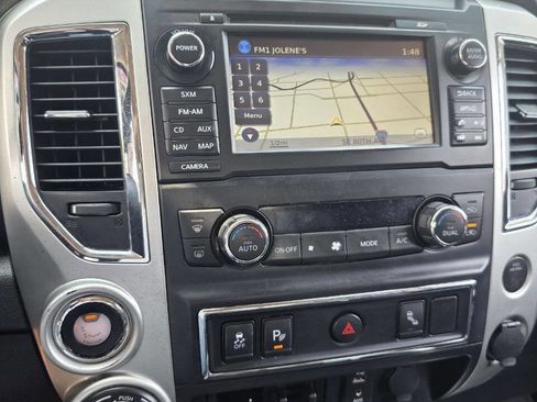 Used 2018 Nissan Titan PRO-4X image 17